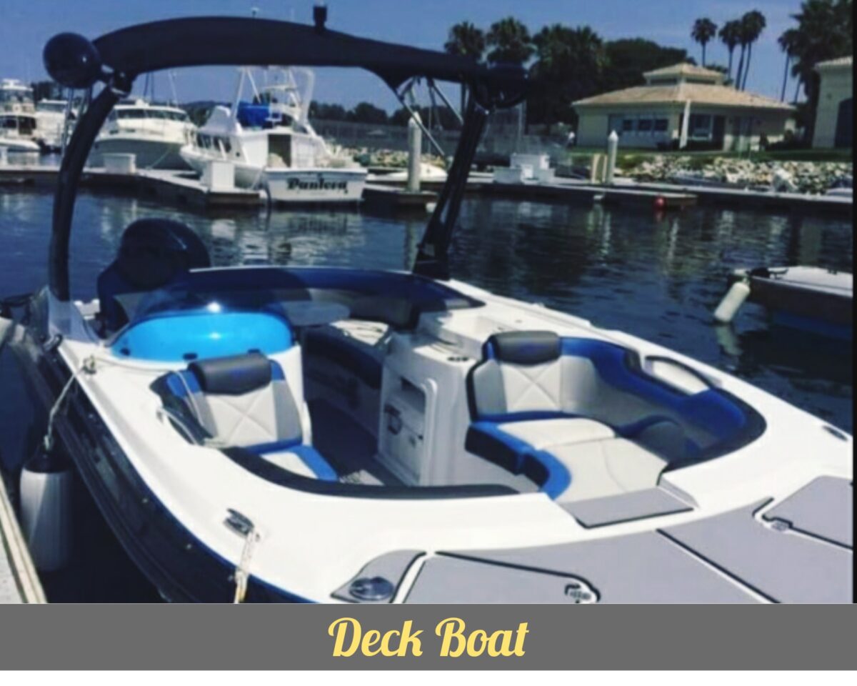 Deck boat